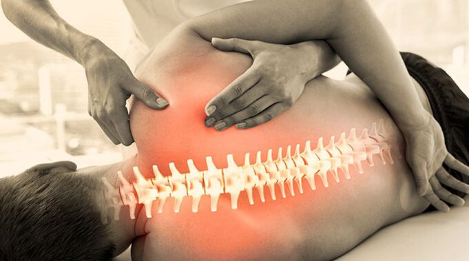 Massage des tissus musculaires contre les maux de dos