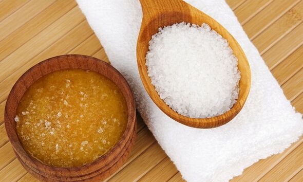 Miel et sel de nourriture pour le traitement de l'arthrose du genou